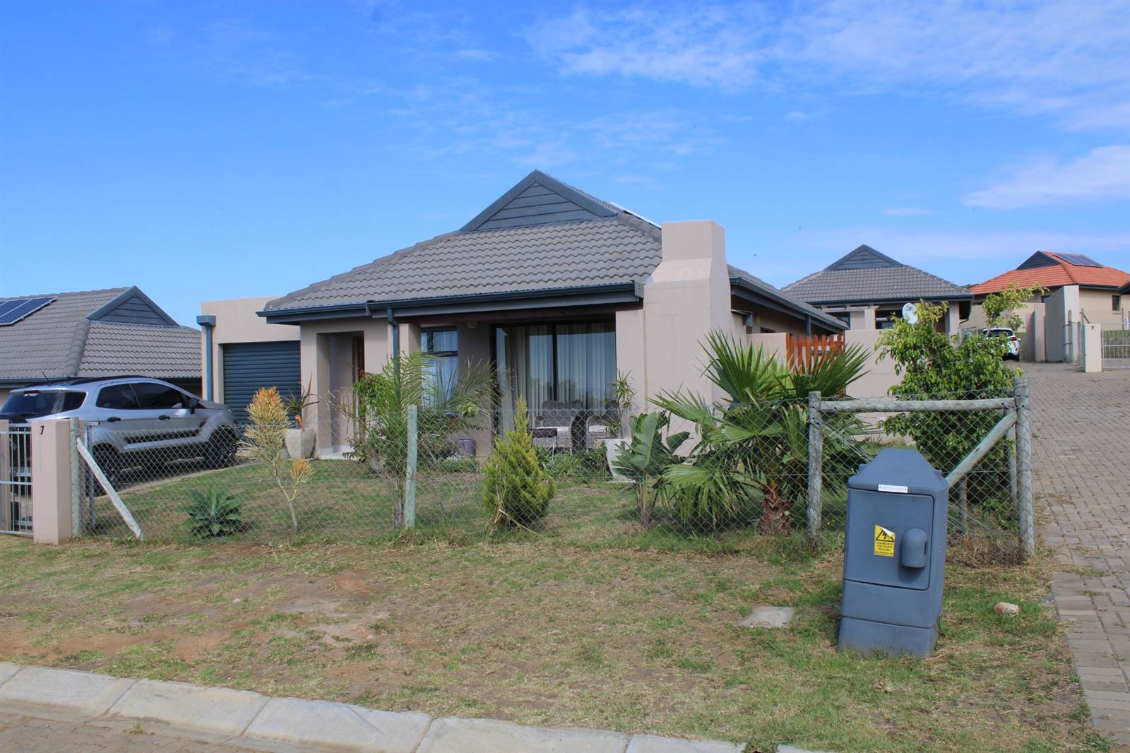 3 Bed House in Kidds Beach photo number 2
