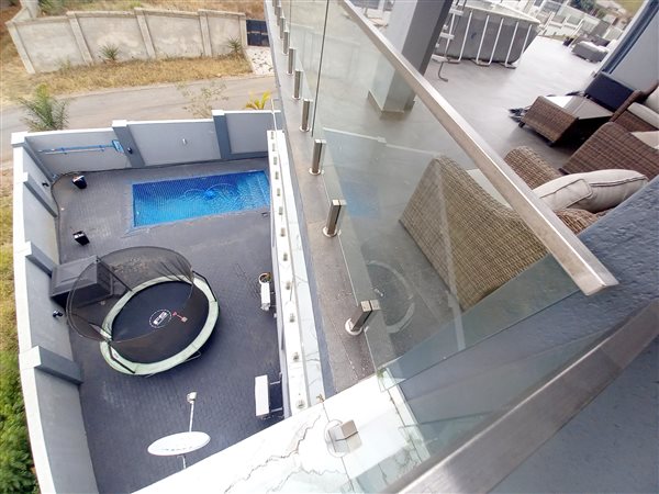 6 Bedroom House 6 Bedroom House