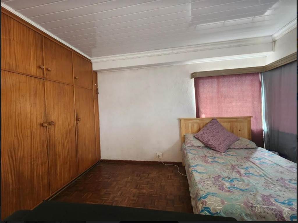 Bachelor apartment in Parow Central photo number 3