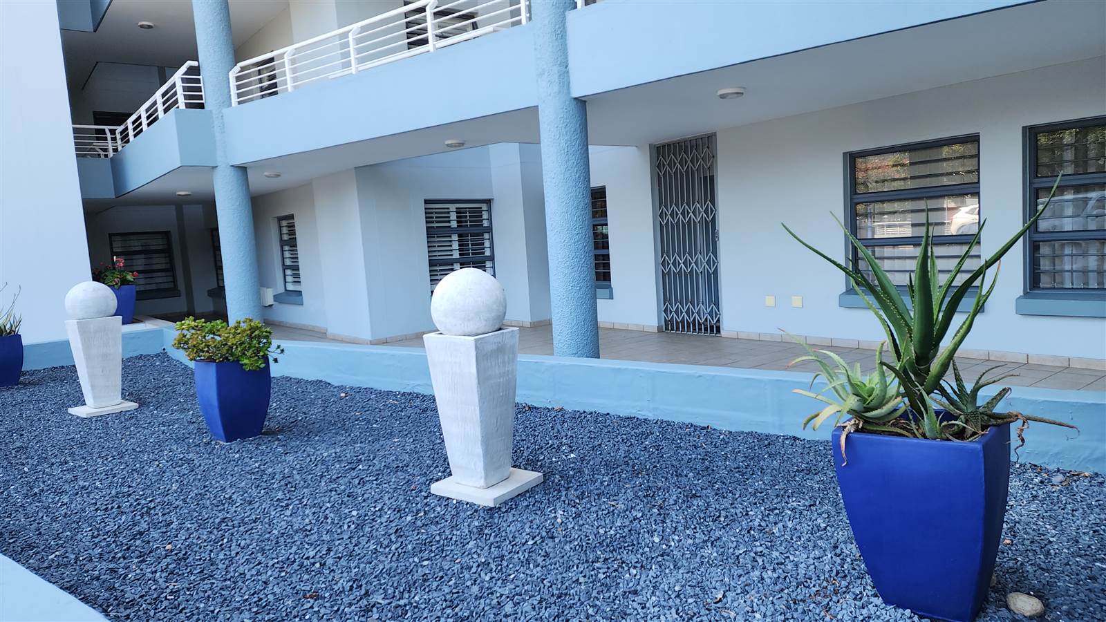 4 Bed Apartment in Manaba photo number 2