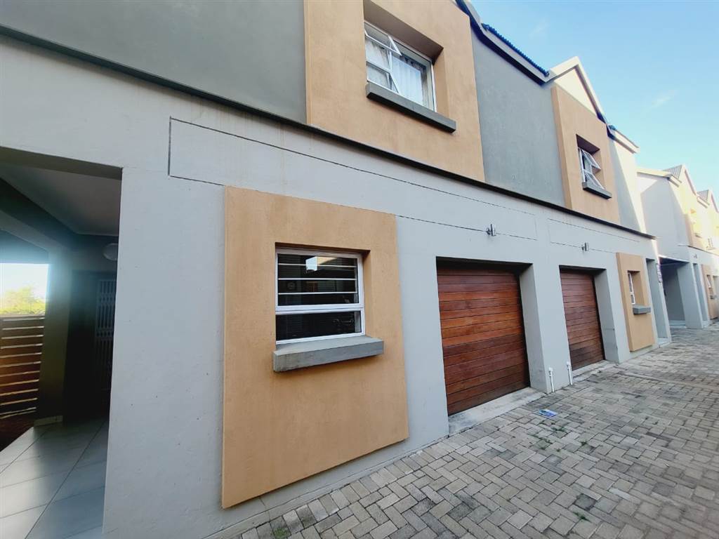 3 Bed Townhouse in Bendor photo number 1