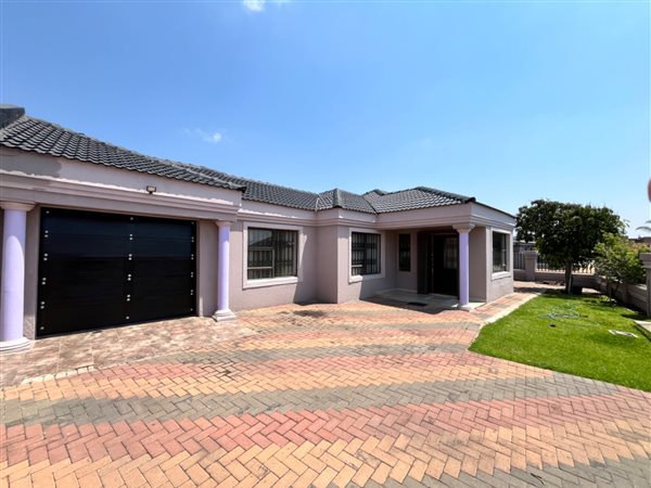 3 Bedroom House 3 Bedroom House