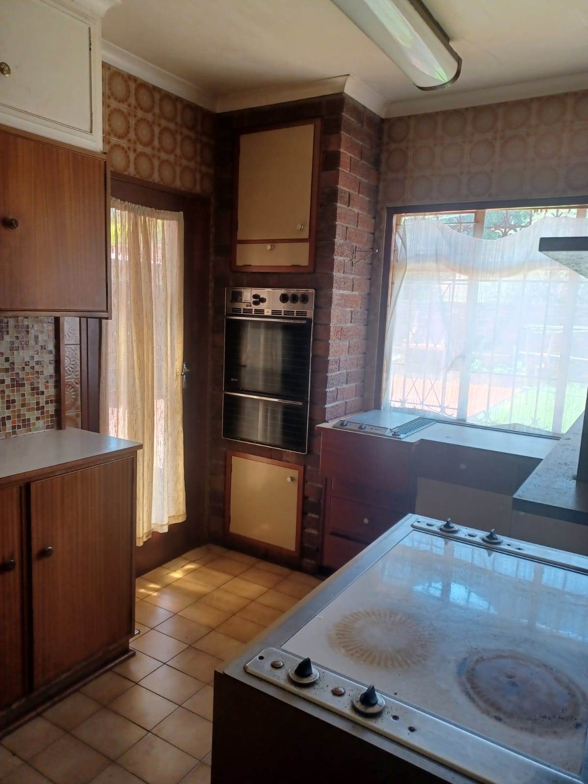 3 Bed House in Bezuidenhout Valley photo number 6
