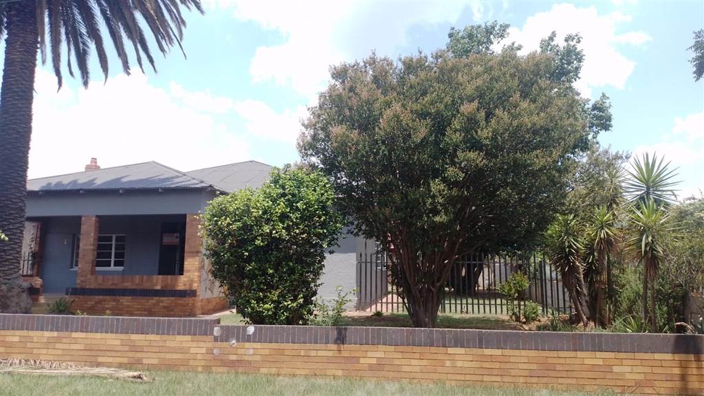 3 Bed House in Randfontein Central photo number 5