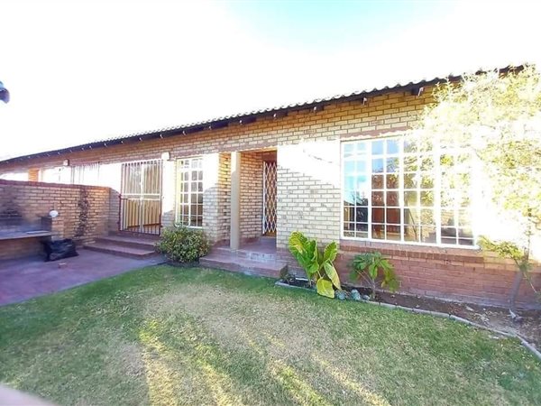 2 Bedroom Townhouse 2 Bedroom Townhouse