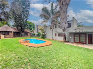 5 Bed House in Willow Park Manor