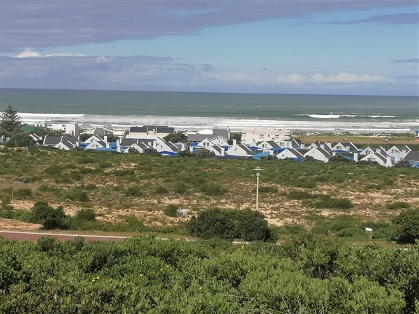 408 m² Land available in Stilbaai