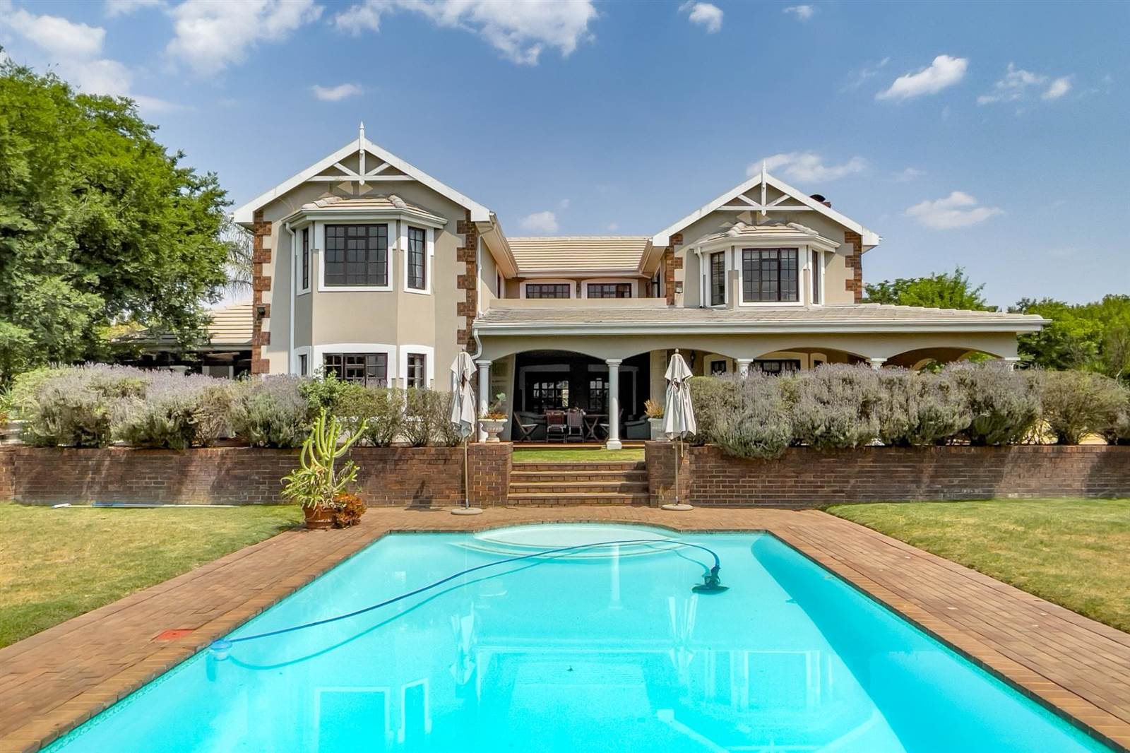 6 Bed House in Kyalami AH photo number 1