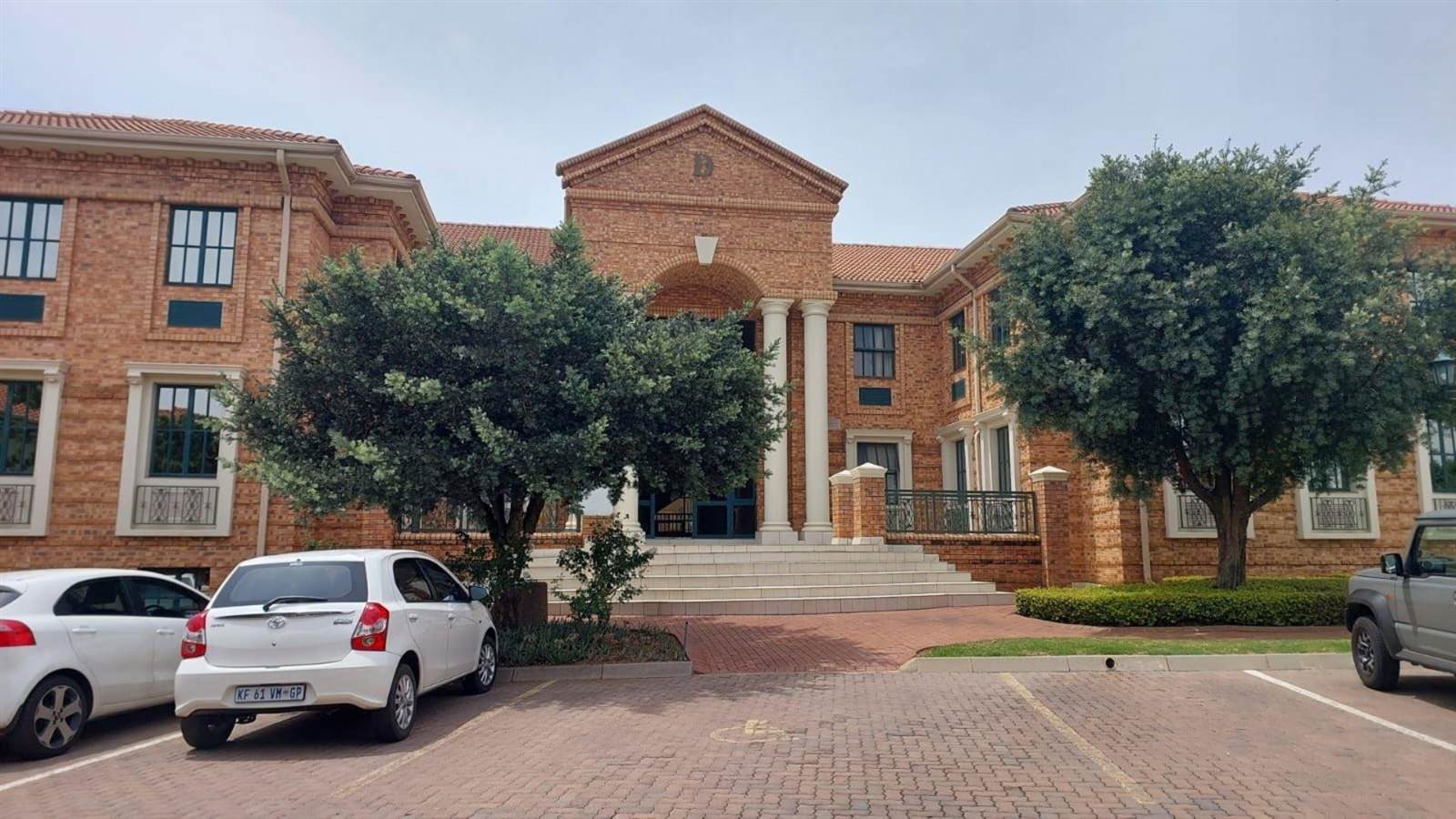 132  m² Commercial space in Bryanston photo number 1