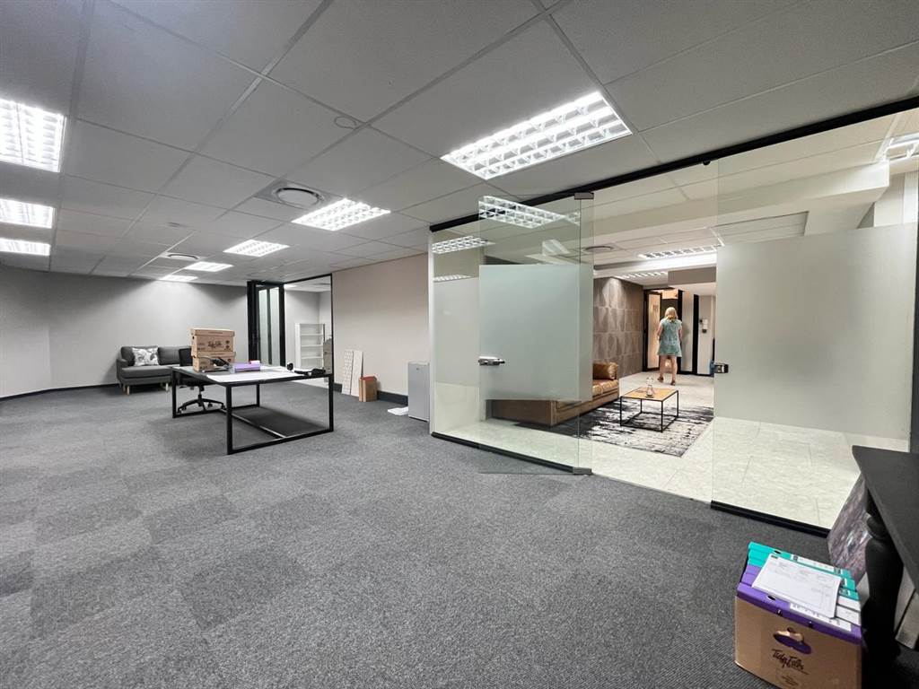 242.2  m² Commercial space in Bryanston photo number 7