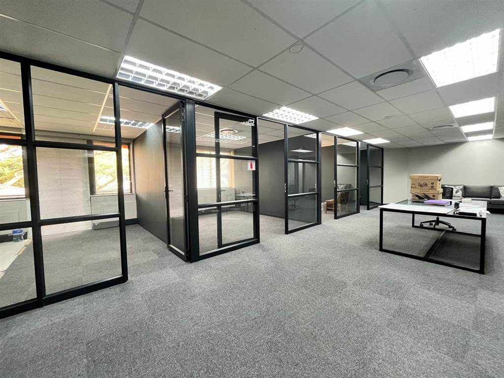 242.2  m² Commercial space in Bryanston photo number 9