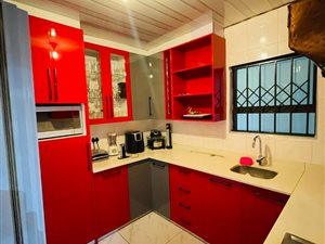 8 Bed House in Naledi