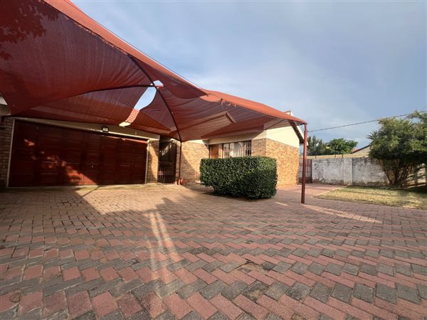 3 Bedroom House 3 Bedroom House
