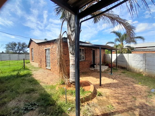 2 Bed House in Rietfontein AH