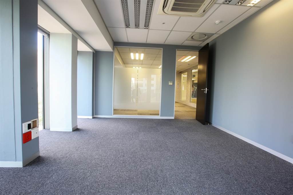 2482  m² Office Space in Foreshore photo number 9