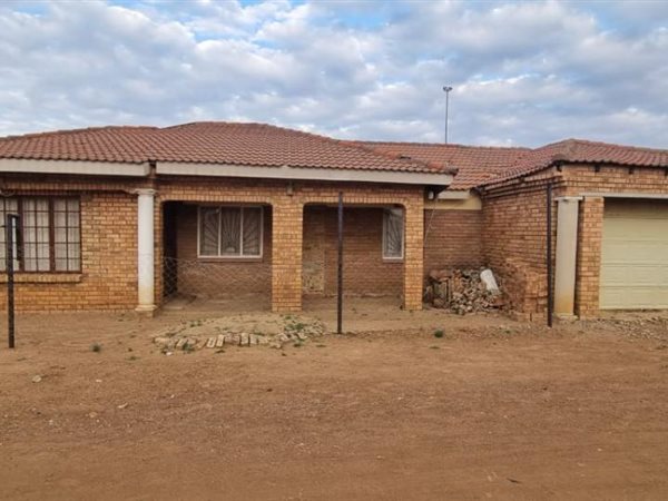 3 Bedroom House 3 Bedroom House