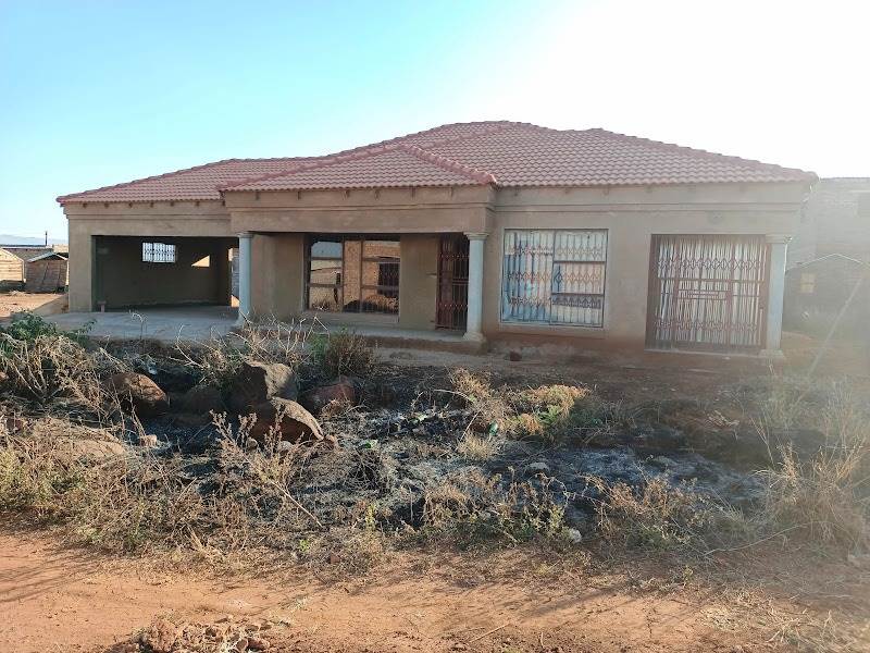 4 Bed House in Ga-rankuwa photo number 1