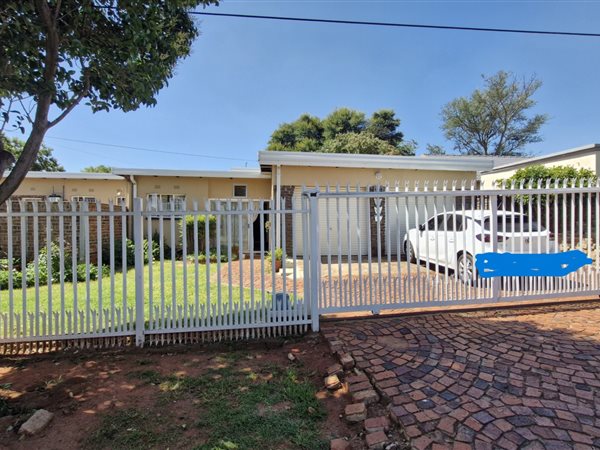 3 Bedroom House 3 Bedroom House