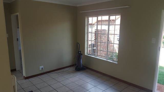 2 Bed Apartment in Highveld photo number 7