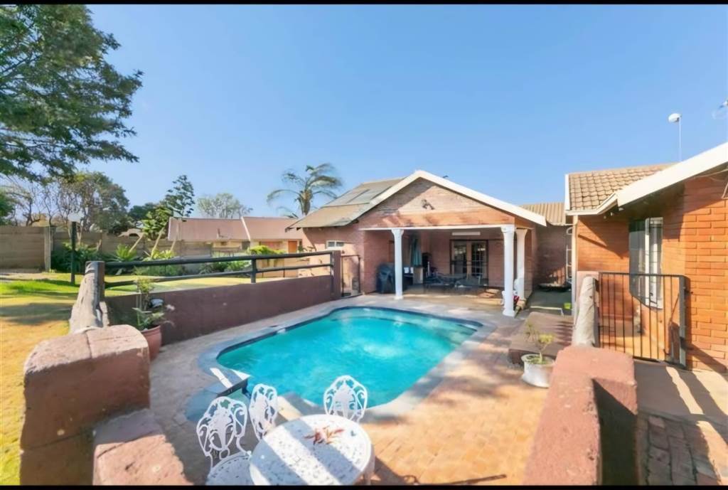 3 Bed House to rent in Heuweloord RR4108925 Private Property