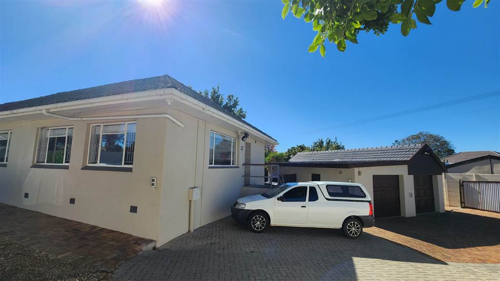 6 Bed House in Durbanville Central photo number 6