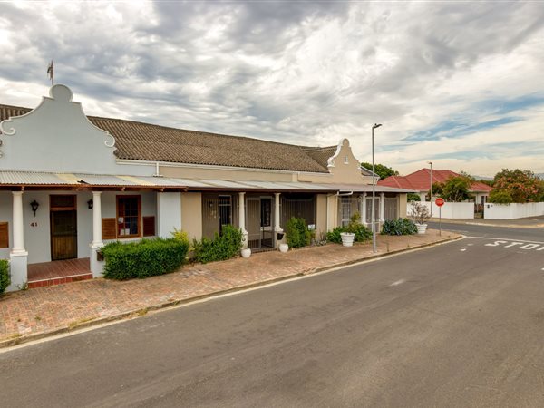 3 Bedroom House 3 Bedroom House