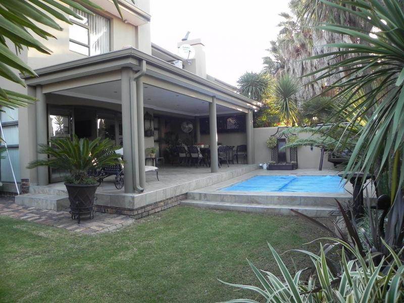 3 Bed Townhouse in Vaalpark photo number 4