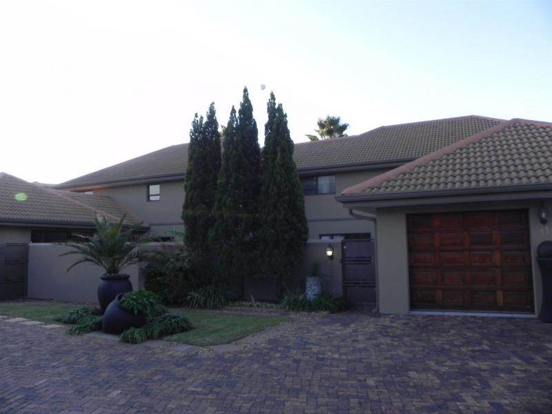 3 Bed Townhouse in Vaalpark photo number 16