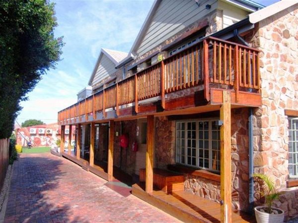 8 Bed House in Jeffreys Bay