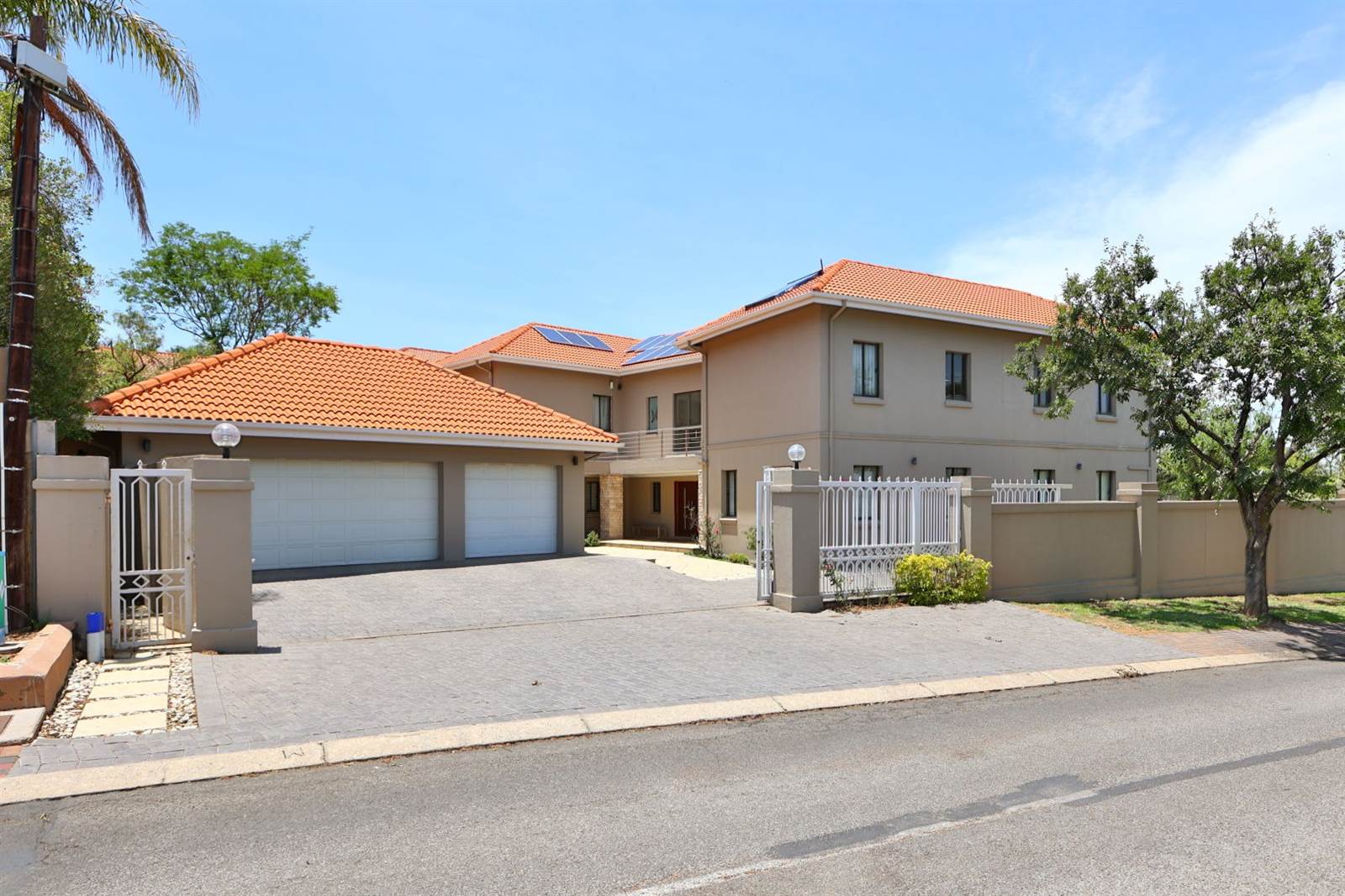 4 Bed House in Kyalami Estate photo number 1