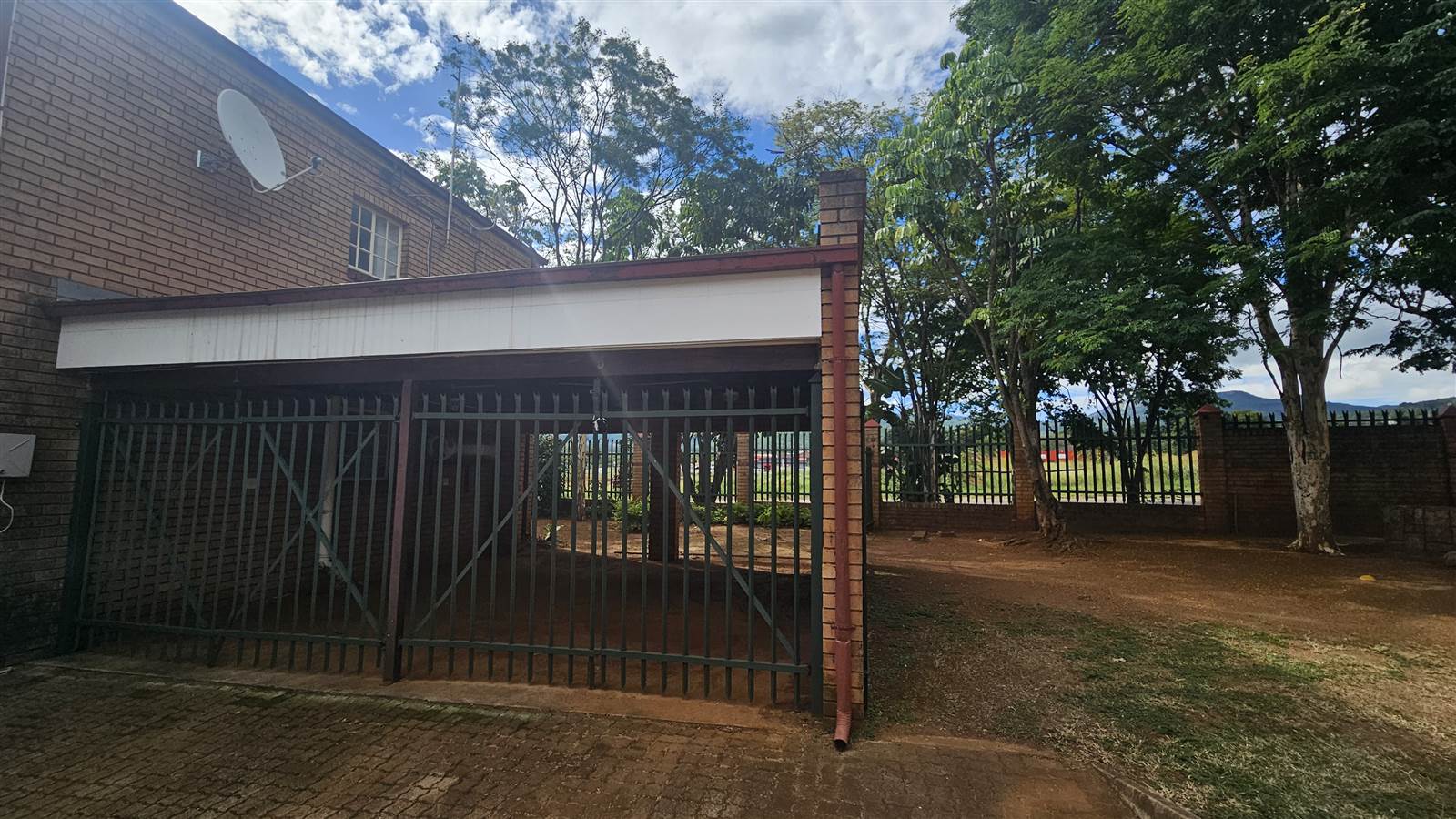 3 Bed Townhouse in Makhado (Louis Trichardt) photo number 17