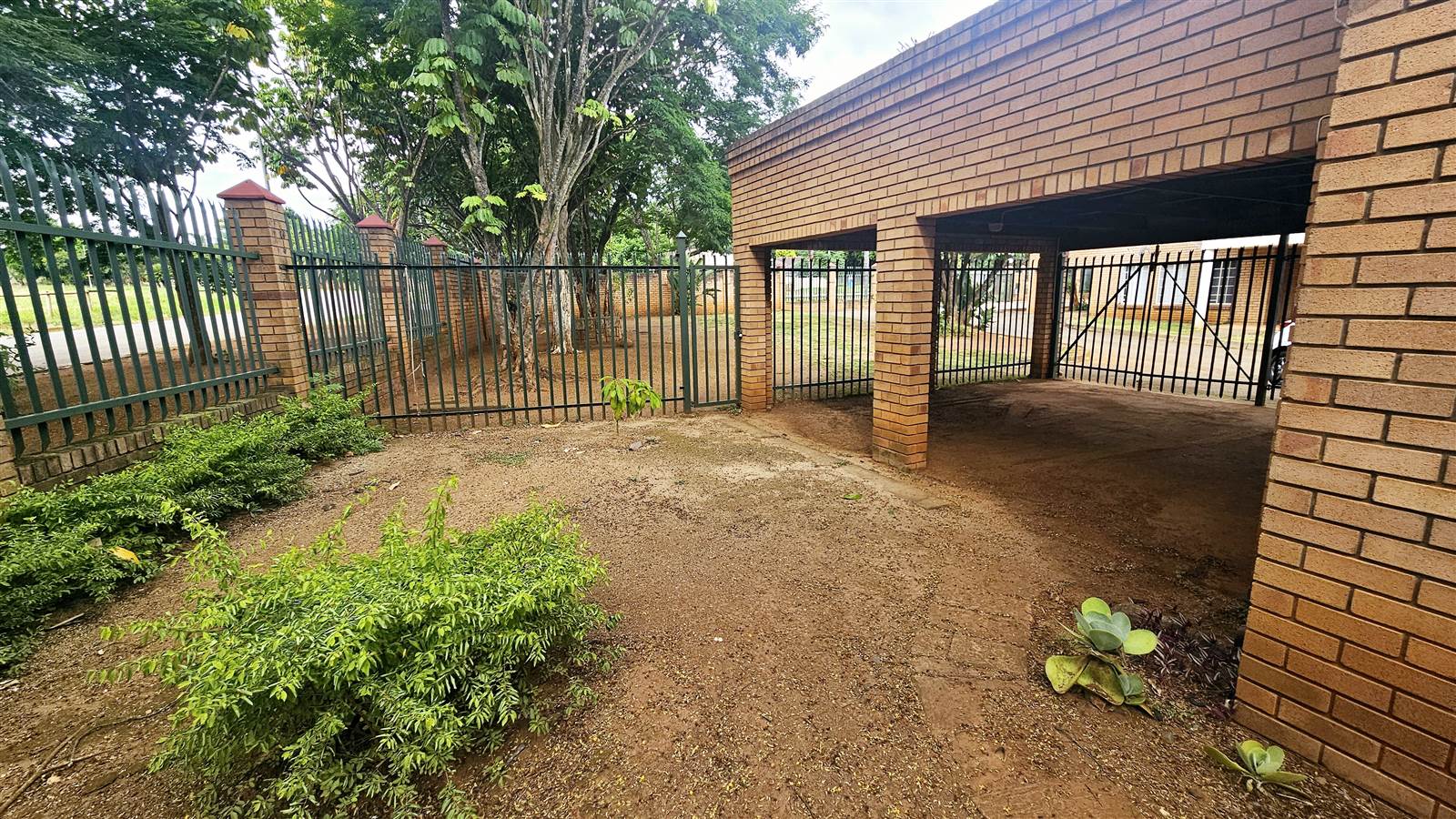 3 Bed Townhouse in Makhado (Louis Trichardt) photo number 14