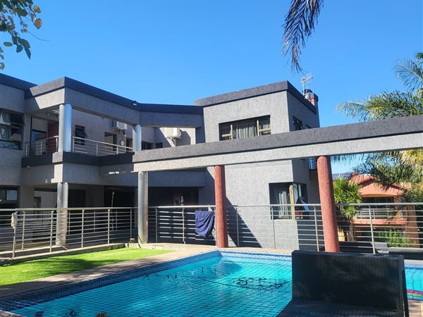6 Bed House in Bassonia Estate