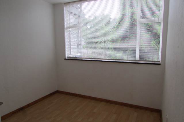 2 Bed Apartment in Morninghill photo number 15