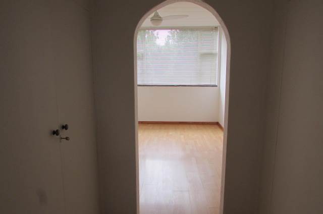 2 Bed Apartment in Morninghill photo number 11