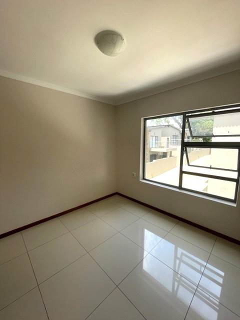 4 Bed Townhouse in Glen Marais photo number 22