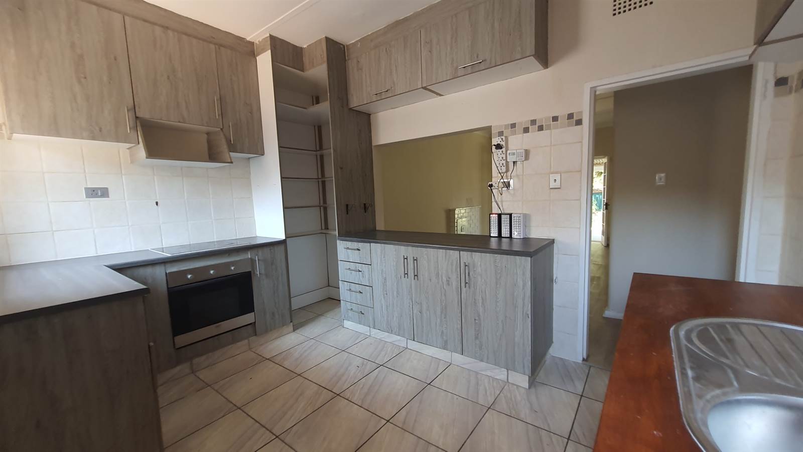 3 Bed House in Modderfontein photo number 5