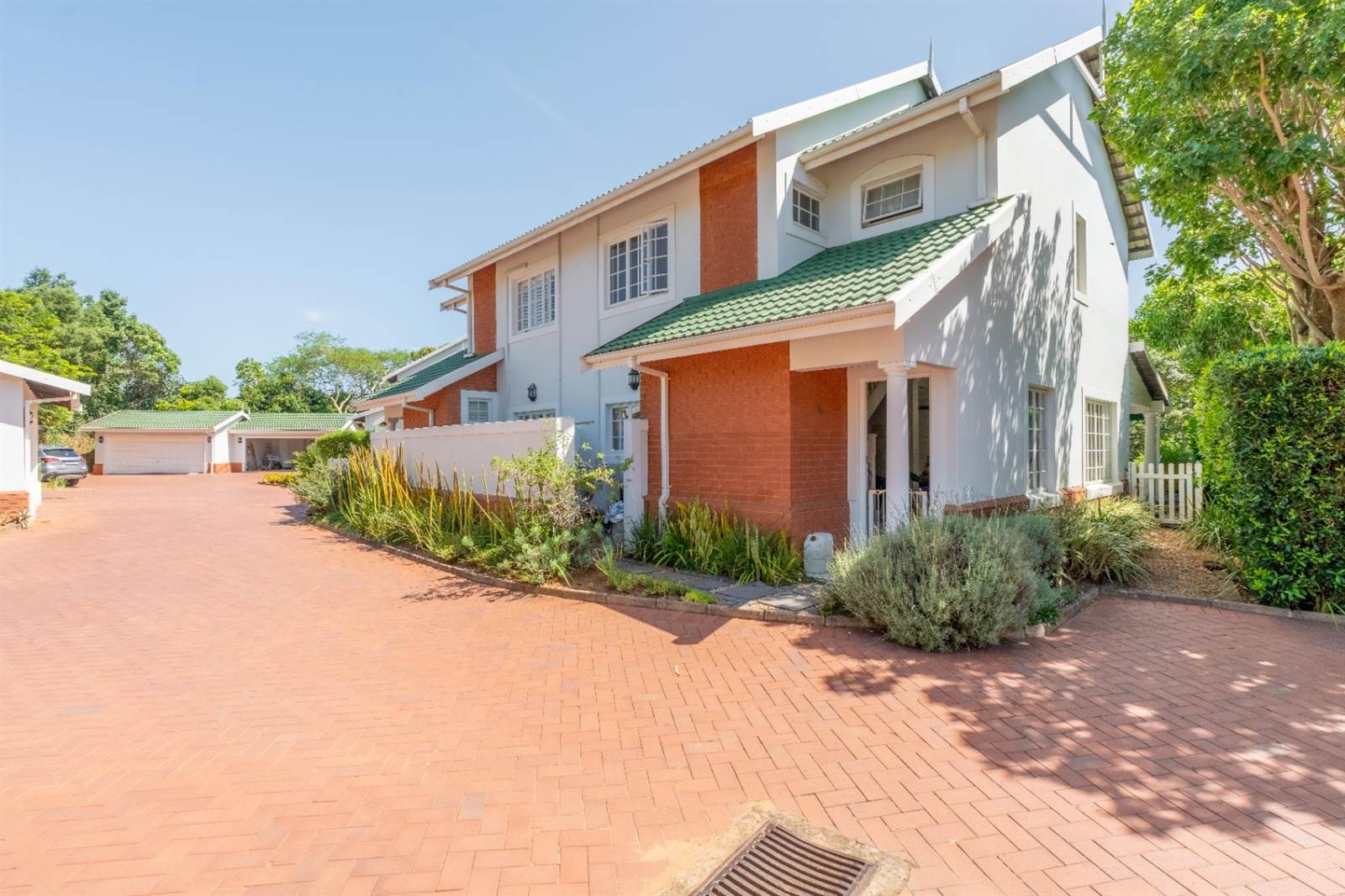 3 Bed Townhouse in Mt Edgecombe Estate 1 & 2 photo number 6