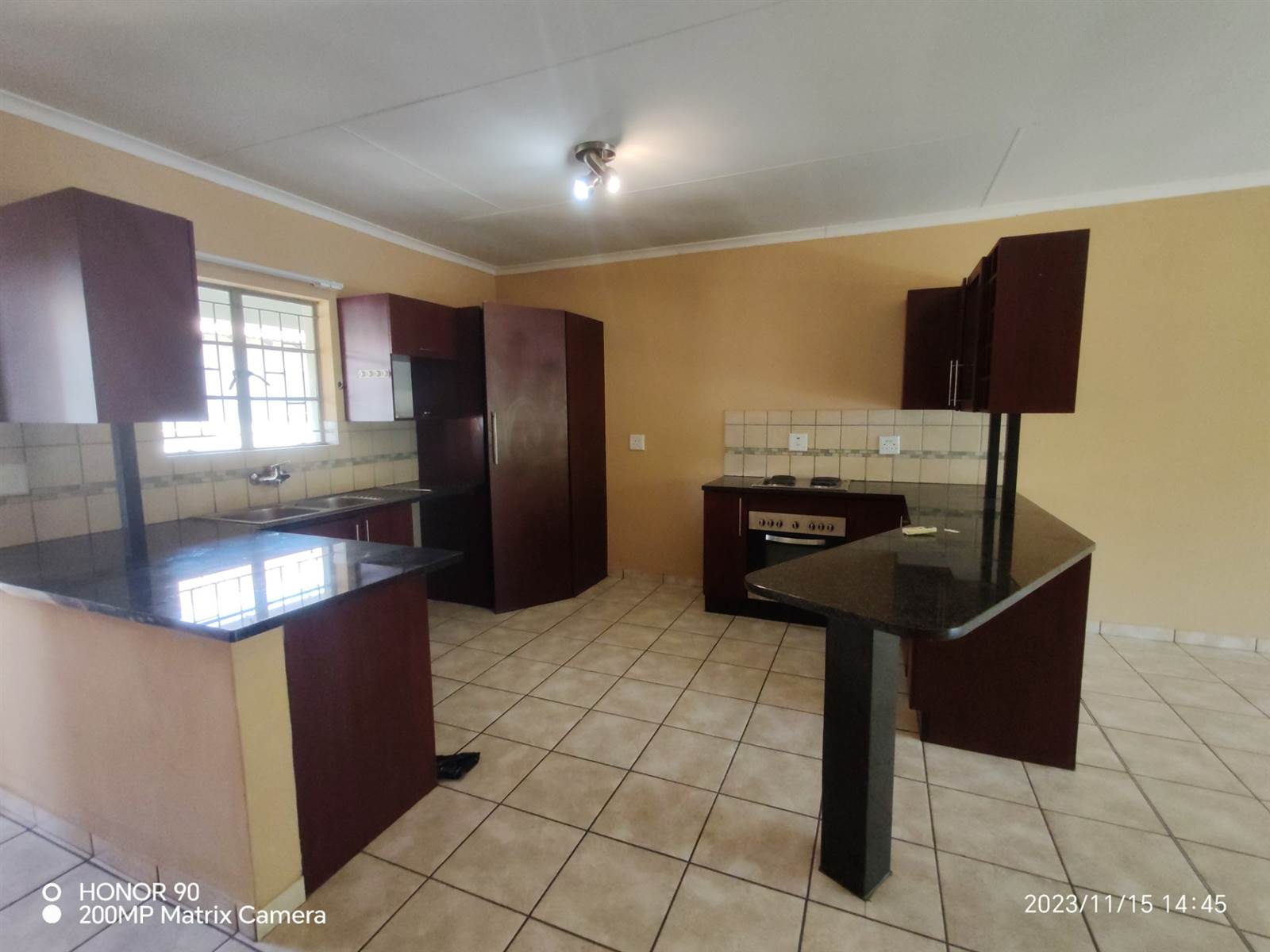 3 Bed Apartment in Waterval East photo number 6