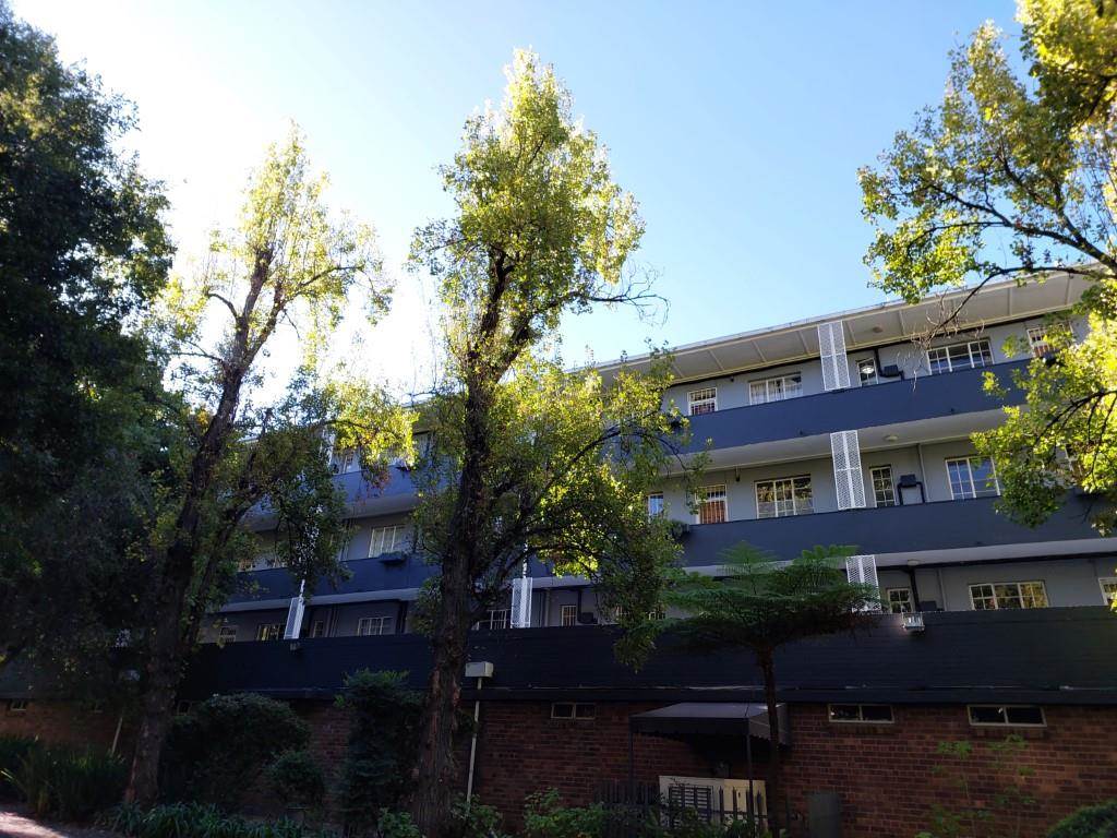 2 Bed Apartment in Illovo photo number 1