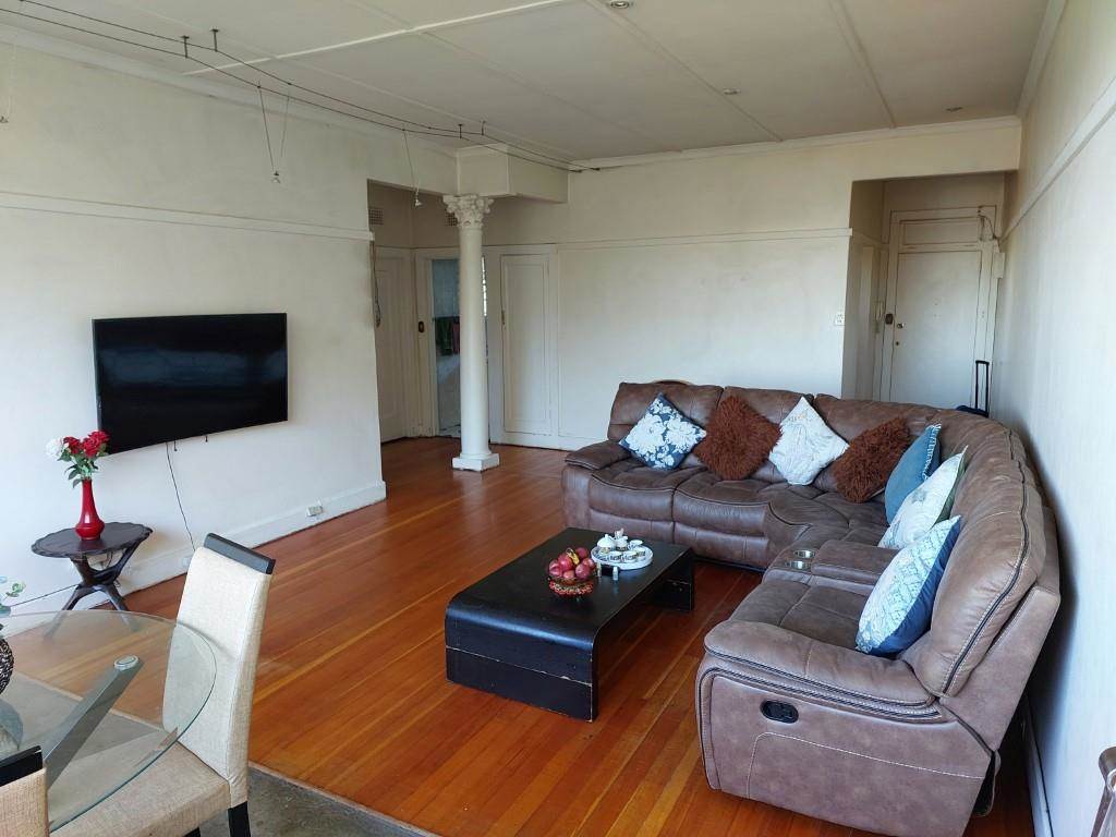 2 Bed Apartment in Illovo photo number 3