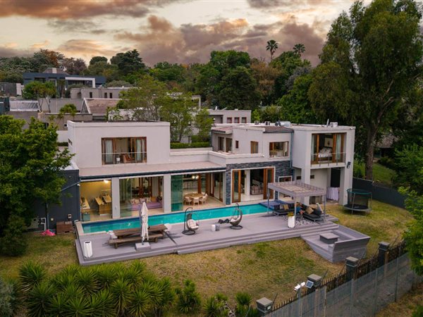 4 Bedroom House 4 Bedroom House