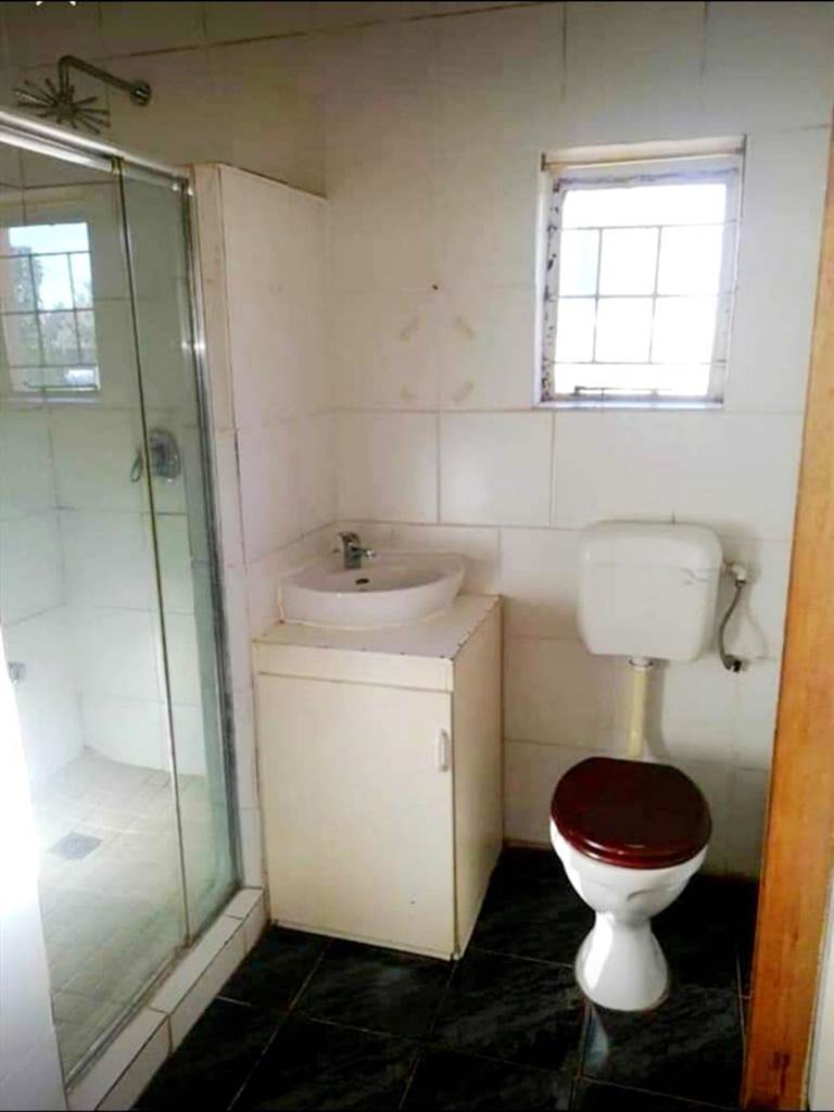 4 Bed House in Lydenburg photo number 27