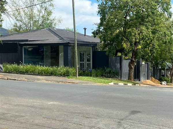 260  m² Commercial space in Parkhurst