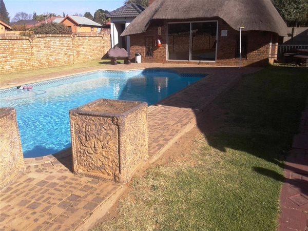 16 Bed House in Duvha Park