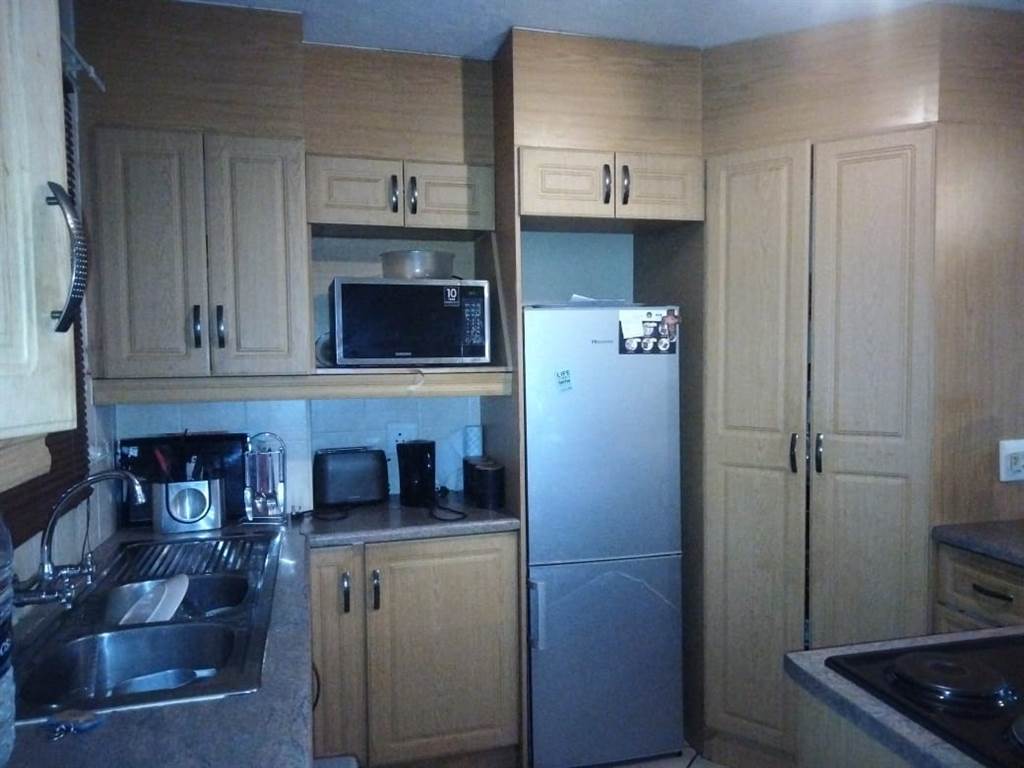 2 Bed Apartment in Gezina photo number 11
