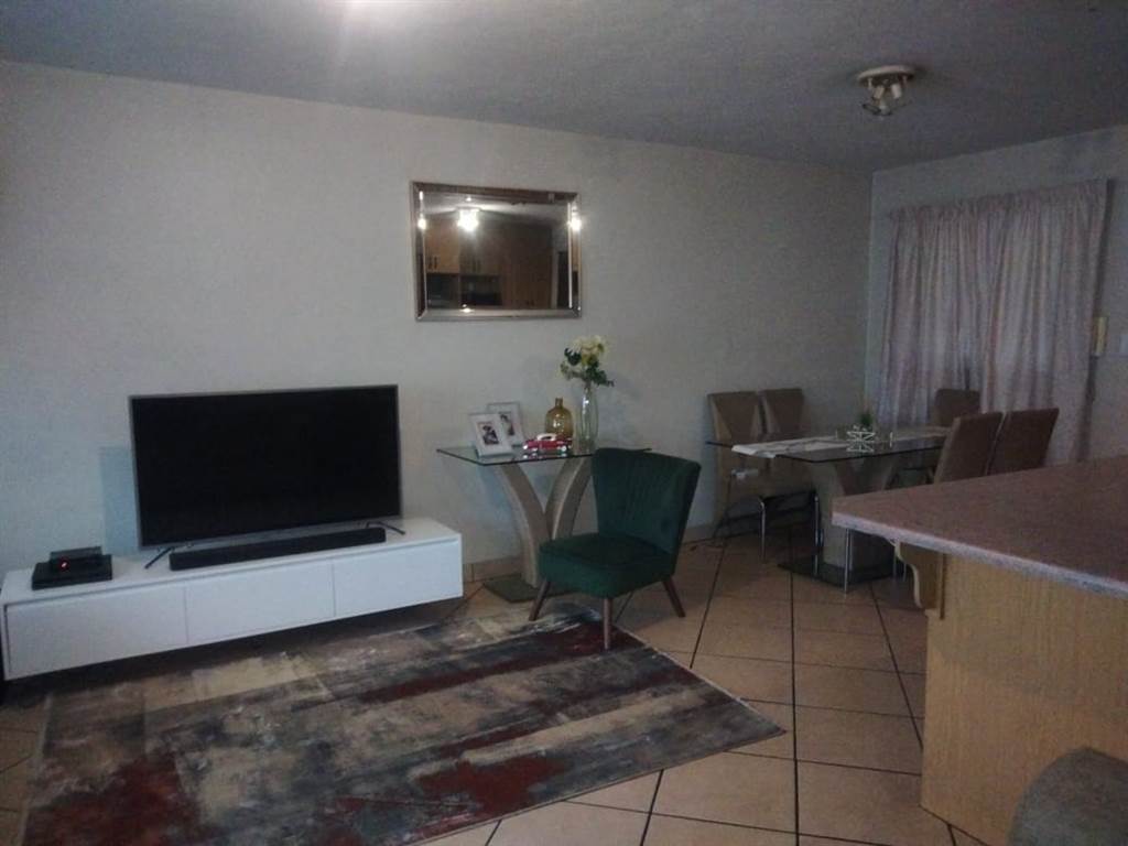 2 Bed Apartment in Gezina photo number 6