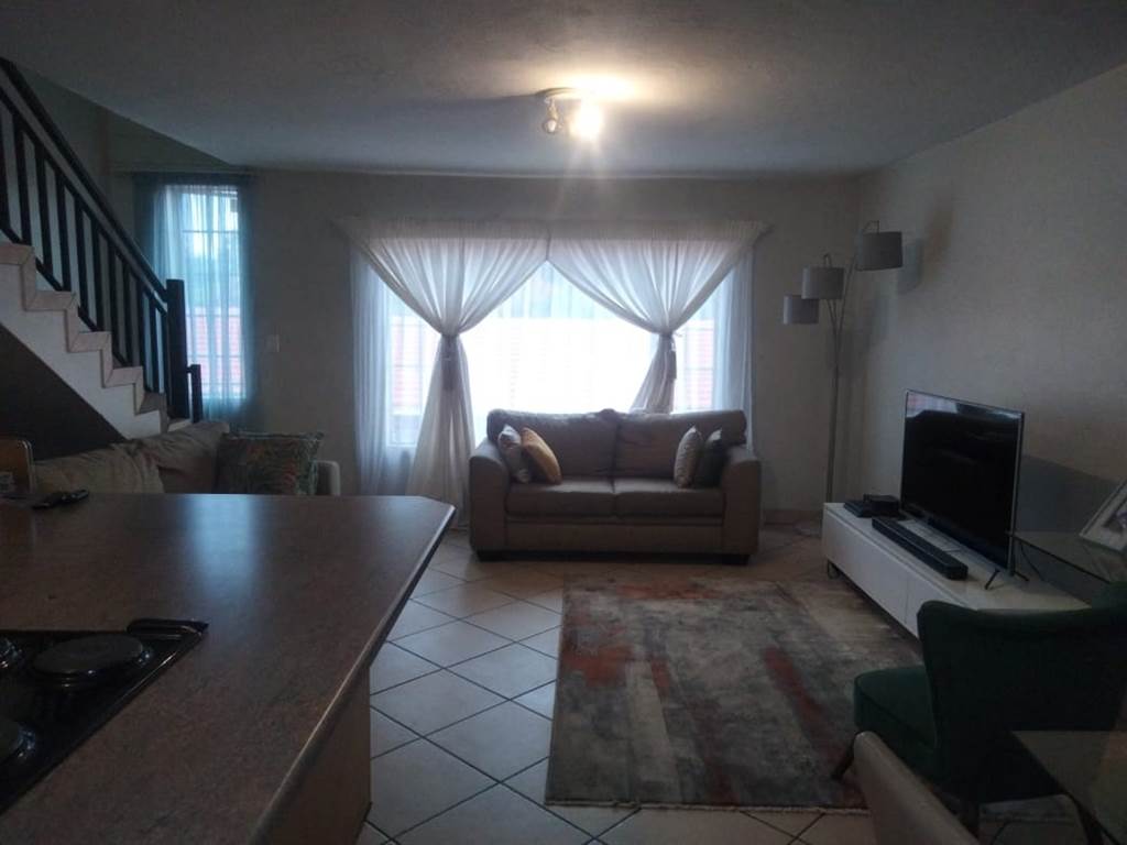 2 Bed Apartment in Gezina photo number 8