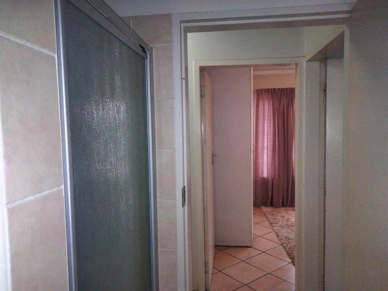 2 Bed Apartment in Gezina photo number 19