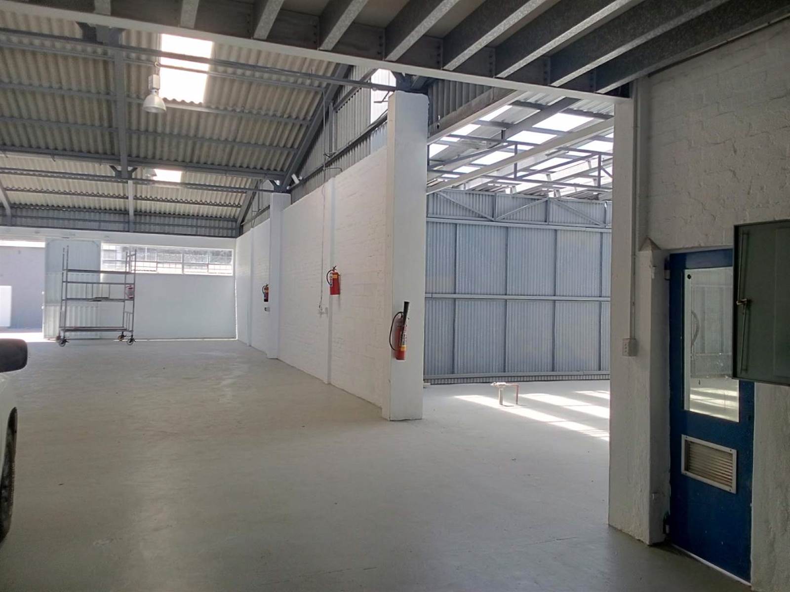 630  m² Industrial space in Diep River photo number 14